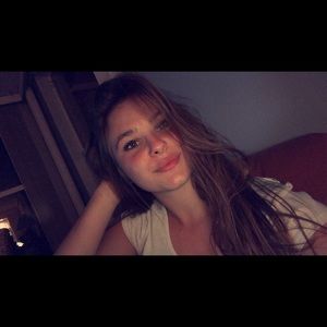 Meet your Posher, Leona